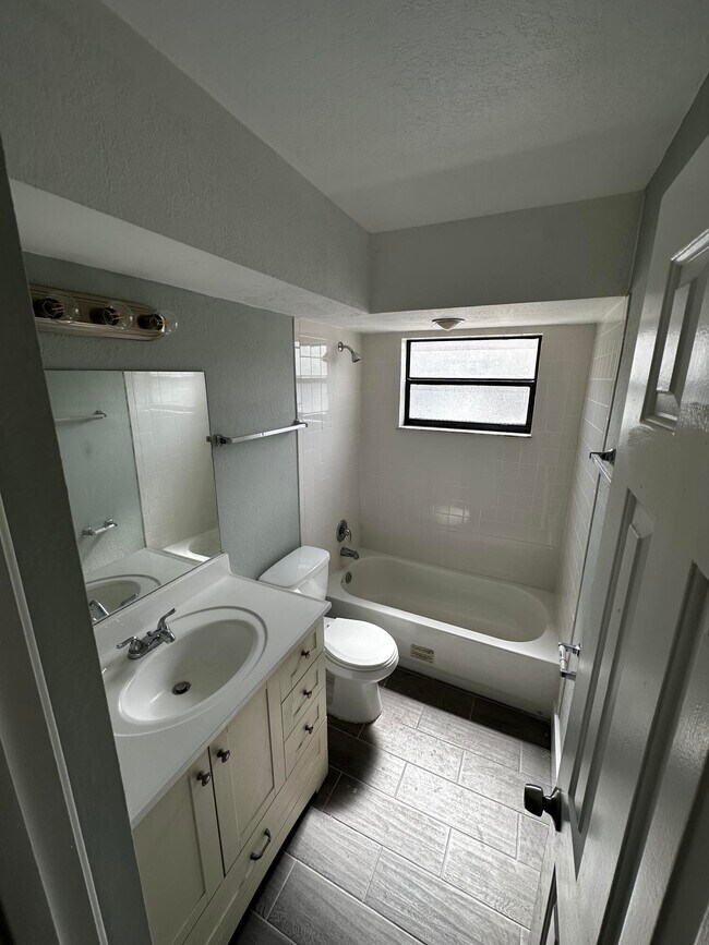 Building Photo - 5955 Longbow Ln
