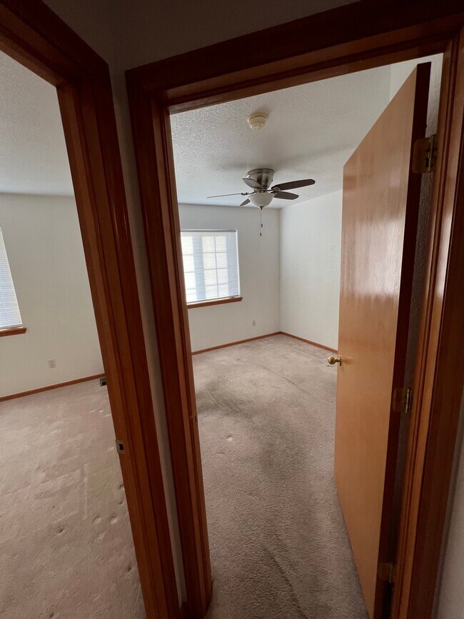 Foto del edificio - 7122 Arrowroot Ave