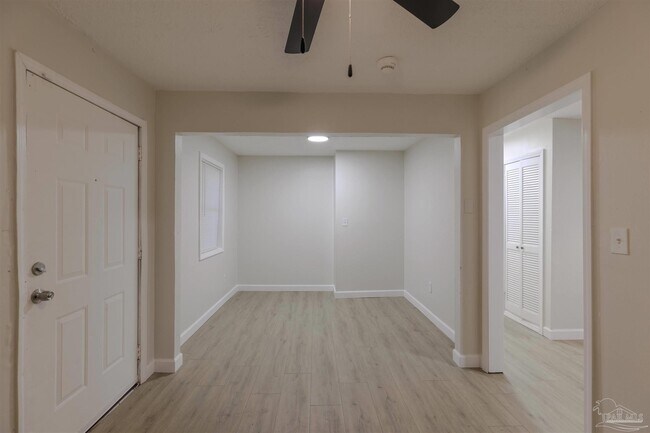 Foto del edificio - 825 Booker Ave