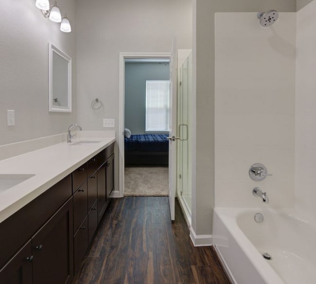 Building Photo - 10828 Champion Forest Loop