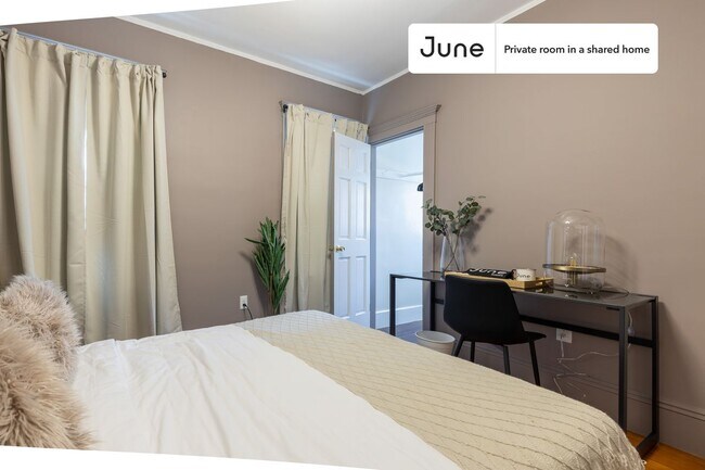 Foto del edificio - Room in Shared 3 bed/1 bath home