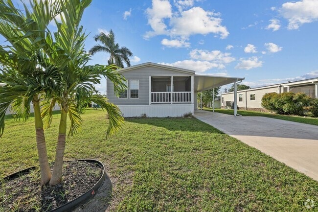 Building Photo - 1747 Beverly Dr