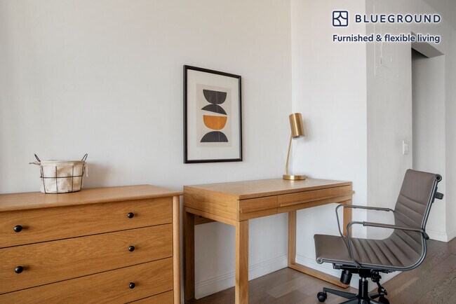 Building Photo - 105 Duane St