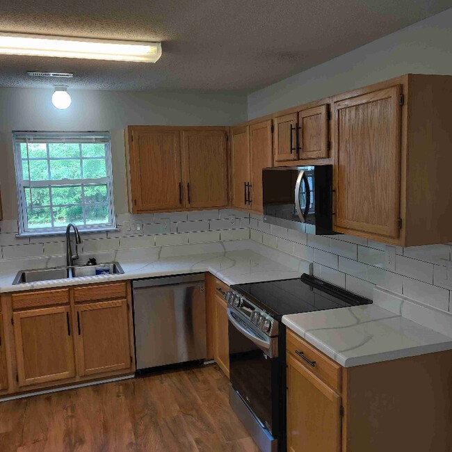 Building Photo - 39 Winding Creek Way