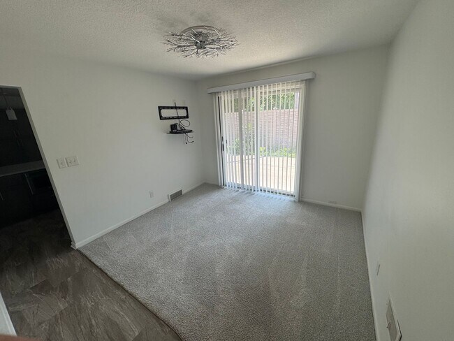 Foto del edificio - 2 Bed 1 Bath Single-Family home for RENT