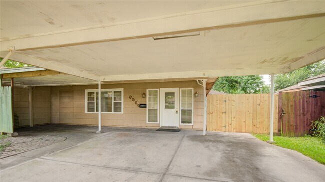 Foto del edificio - 8565 Ridgepoint Dr
