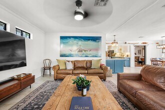 Building Photo - 306 Naples St