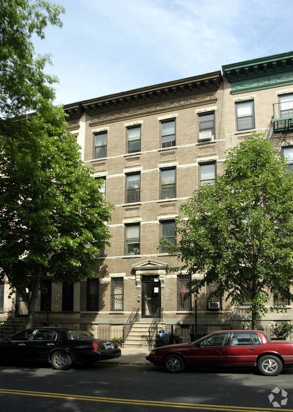 Foto principal - 81 Underhill Ave