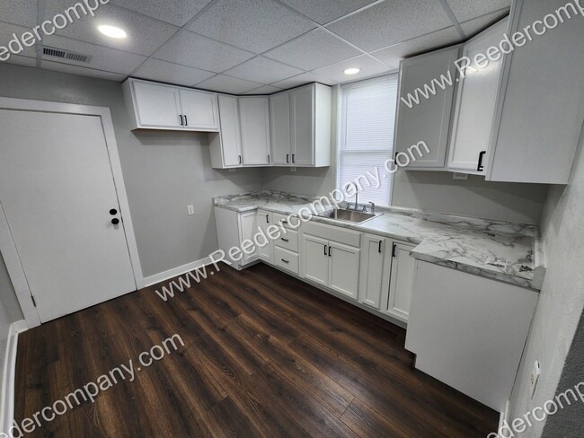 Building Photo - 3919 Alder St