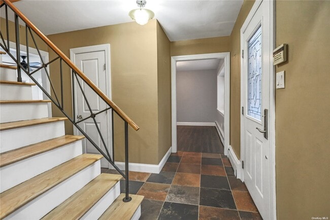 Building Photo - 34 Millbrook Dr