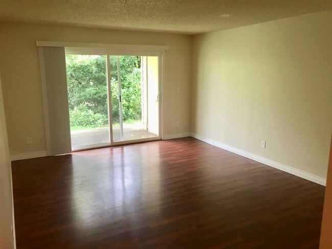 Building Photo - 3328 SW Beaverton Hillsdale Hwy