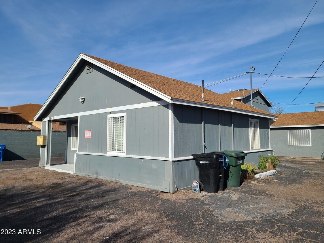 Primary Photo - 2540 West Campbell Ave