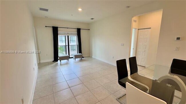 Foto del edificio - 8301 NW 41st St