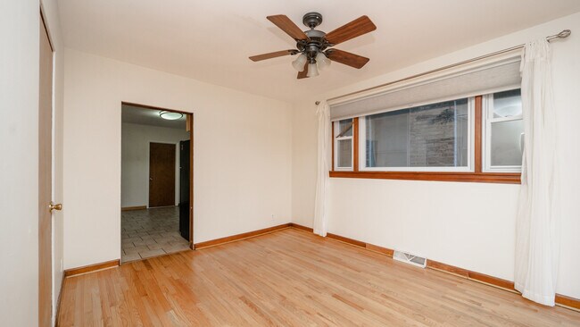 Building Photo - 1235 W Ohio St