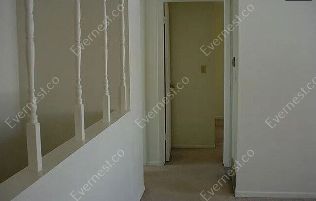 Foto del edificio - 2641 Montebello Dr W