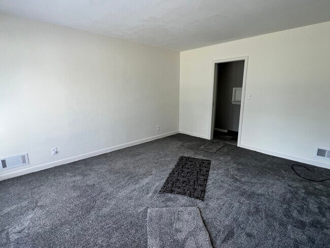 Foto del edificio - 703 10th St NE