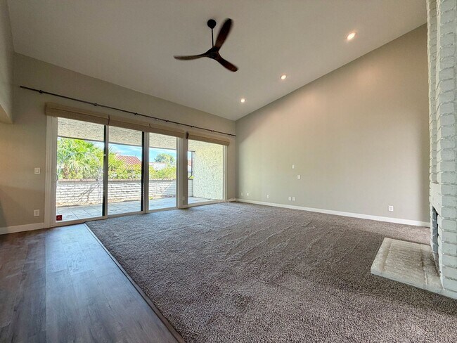 Foto del edificio - Wonderful Townhome in SE Vegas.