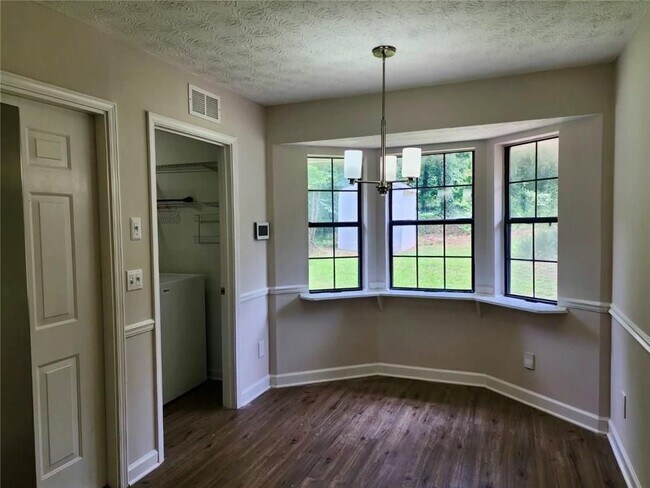 Foto del edificio - 1367 Fairview Trail NW
