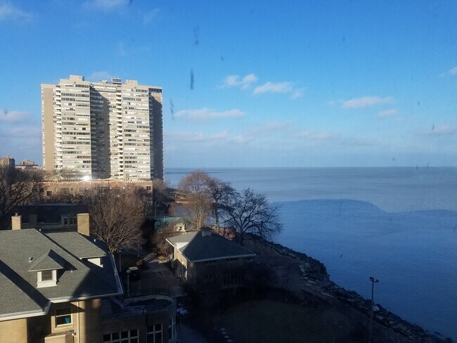 Foto del edificio - 6171 N Sheridan Rd