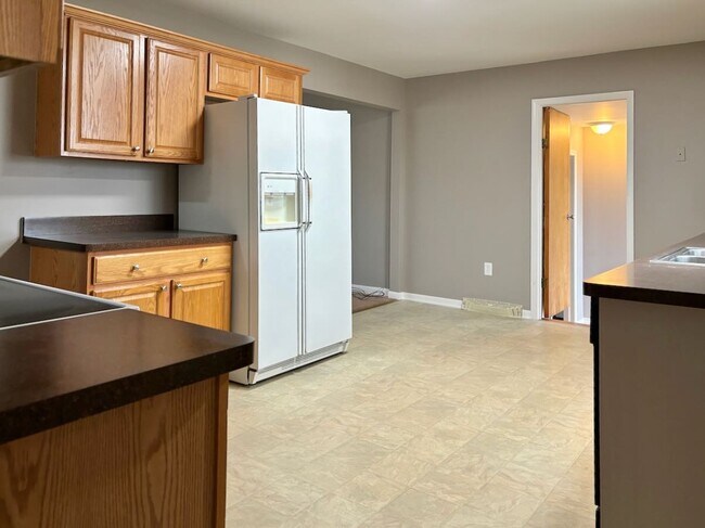 Kitchen - 9160 Spencer Rd