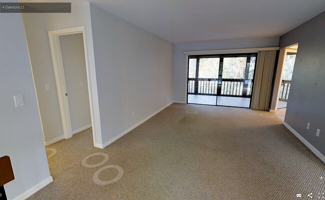 Foto del edificio - 4 Oakmont Court