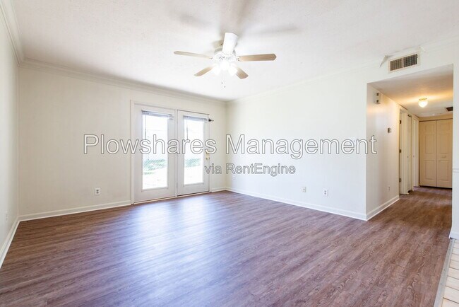 Building Photo - 114 E Florence Ave