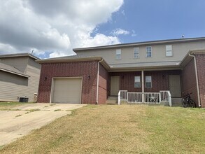 Building Photo - 603 SW Loudon Dr