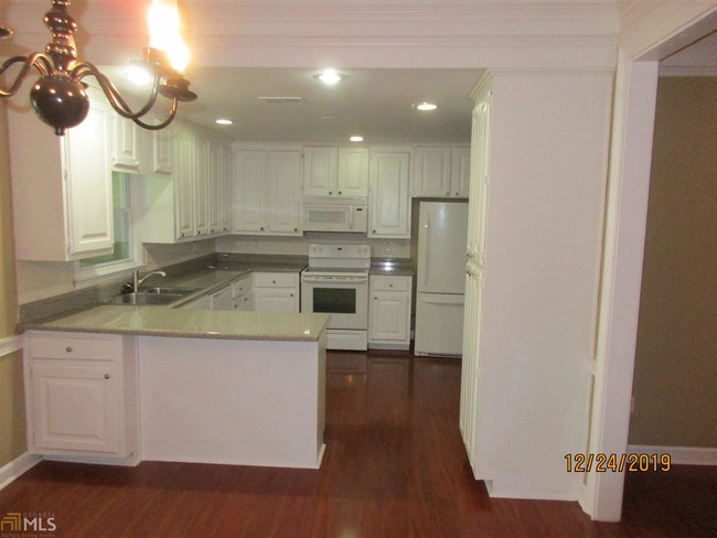 Foto del edificio - 7311 St Charles Square