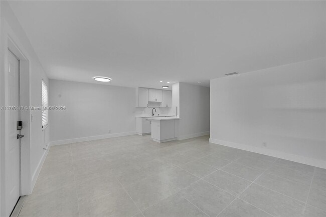 Foto del edificio - 810 SW 12th Ct