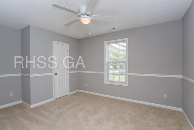 Foto del edificio - 6560 Chestnut Oaks Rdg