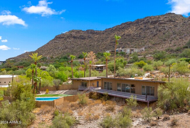 Building Photo - 6030 E Quartz Mountain Rd
