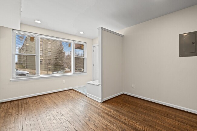 Foto del edificio - 53 Victor St NE