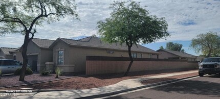 Building Photo - 17053 W Tonbridge St