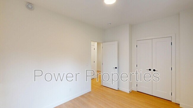 Photo du bâtiment - 1336-1010 10 Ave SE