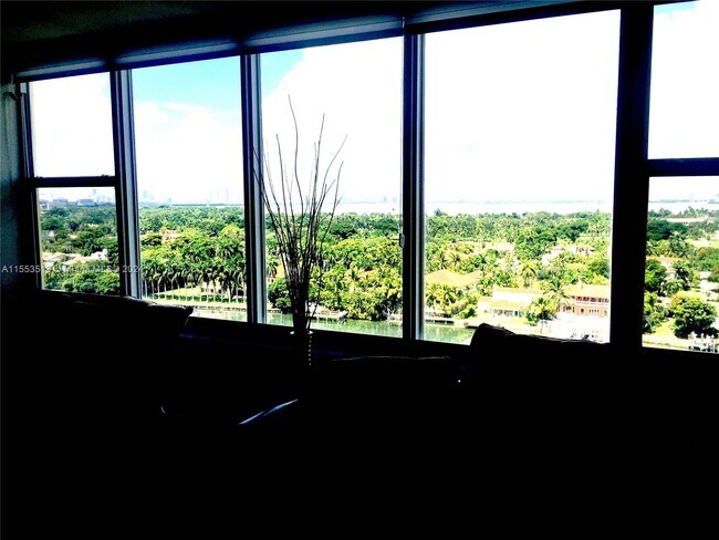 Building Photo - 5600 Collins Ave
