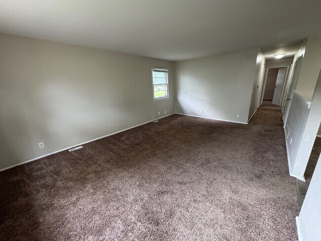Building Photo - "Charming 3-Bedroom Home in Wichita – 1118...