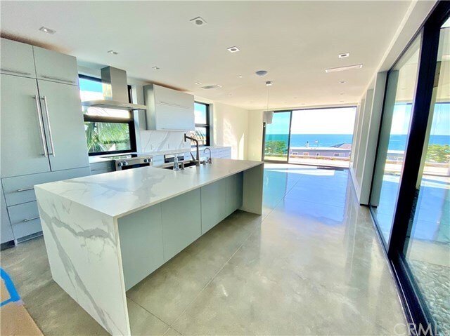 Foto del edificio - 673 N Coast Hwy
