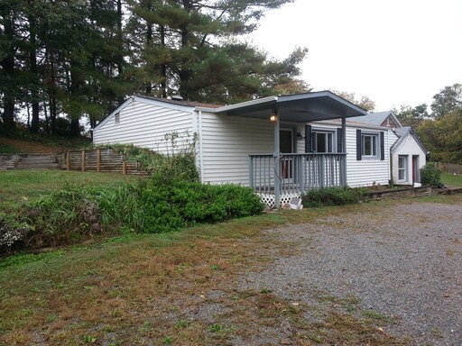 Primary Photo - 2745 McVitty Rd