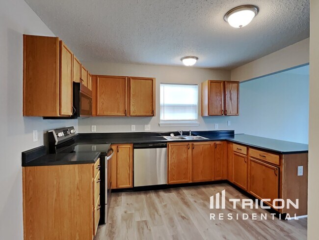Building Photo - 10880 Running Brook Road Indianapolis IN