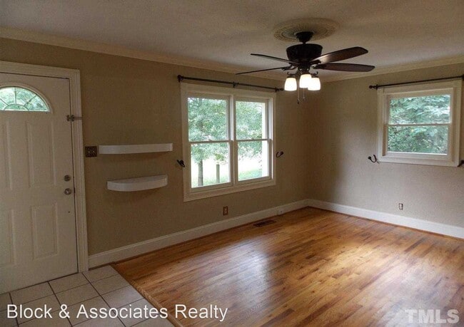 Building Photo - 3 br, 1.5 bath House - 1719 St Albans Drive