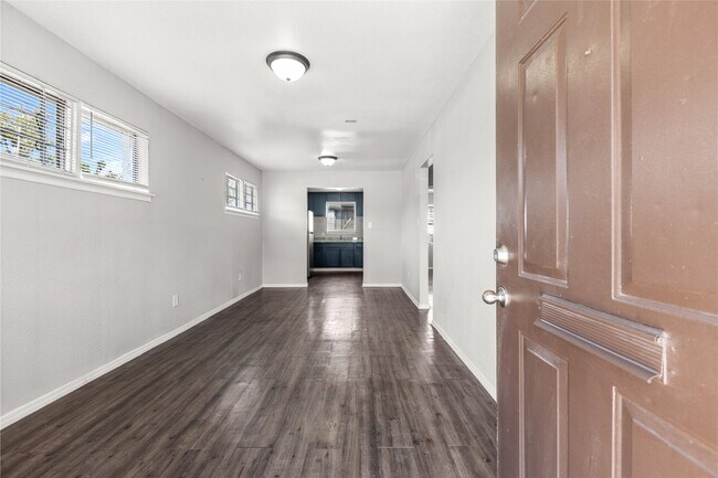 Foto del edificio - 5718 Pickfair St