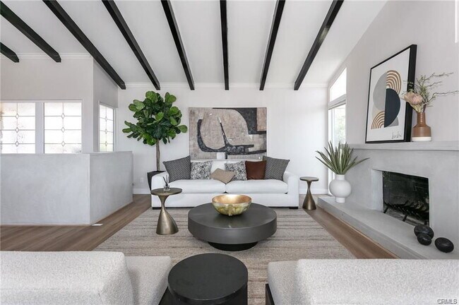 Foto del edificio - 2145 McRae Dr