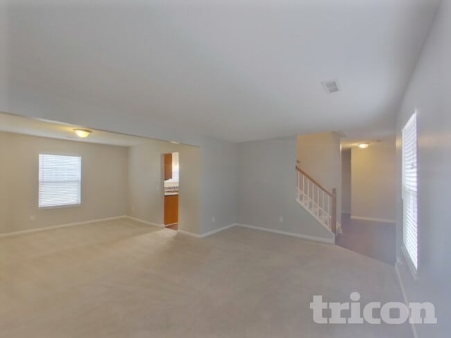 Building Photo - 732 Elderberry Ln