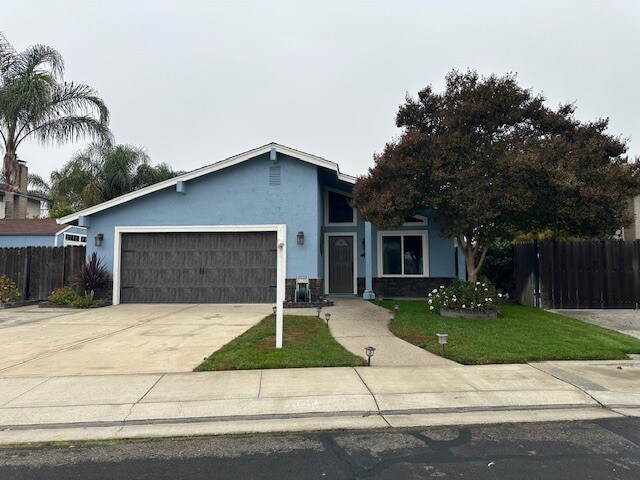 Foto del edificio - Manteca 3 Bedroom 2 Bathroom Home