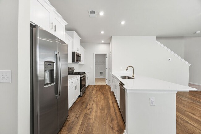 Building Photo - 512 Serena Trl