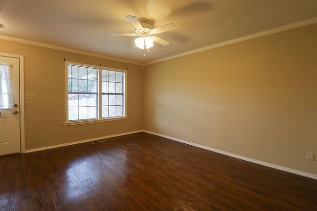 Foto del edificio - Amazing 2 Bedroom 2 Bath, NO PETS