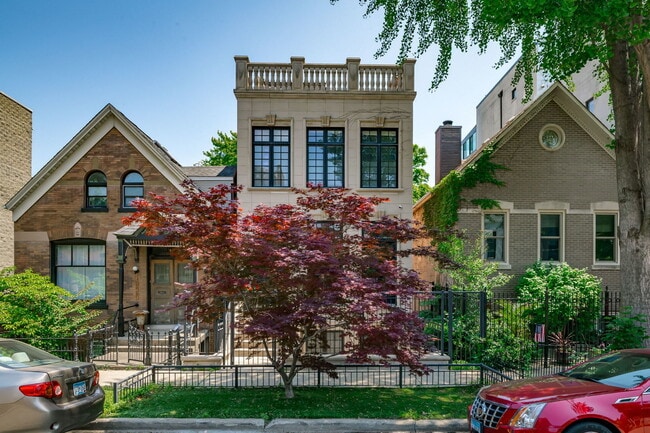 Building Photo - 1633 N Wolcott Ave