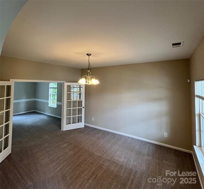Foto del edificio - 15315 Edgewater Forest Ln