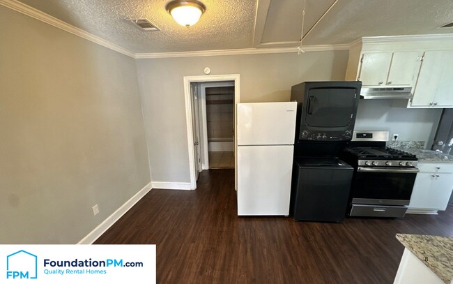 Foto del edificio - 3526 Barwood Cir