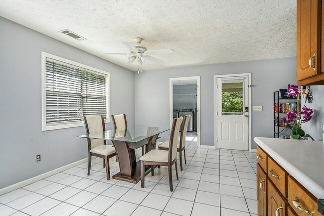 Foto del edificio - 110 Cactus Ln